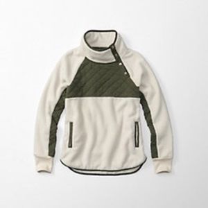 Abercrombie & Fitch Asymetric-Snap pullover